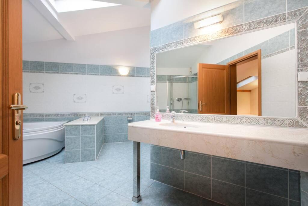 Appartamento Florianska Penthouse Delux Cracovia Esterno foto